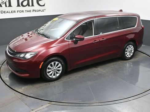 Used 2017 Chrysler Pacifica Touring w/ Tire & Wheel Group image 43