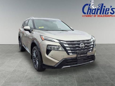 Certified 2025 Nissan Rogue Platinum w/ Tech Package AWD/4WD image 3