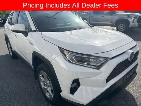 Used 2021 Toyota RAV4 XLE AWD/4WD image 10