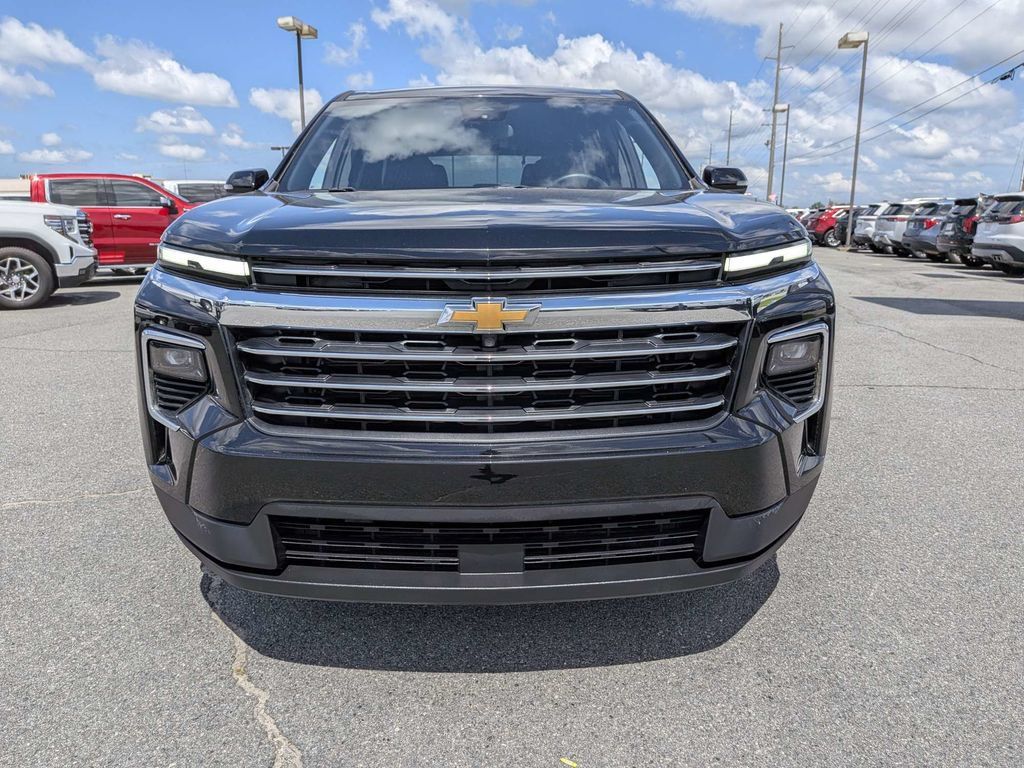 Used 2026 Chevrolet Traverse LT FWD image 7