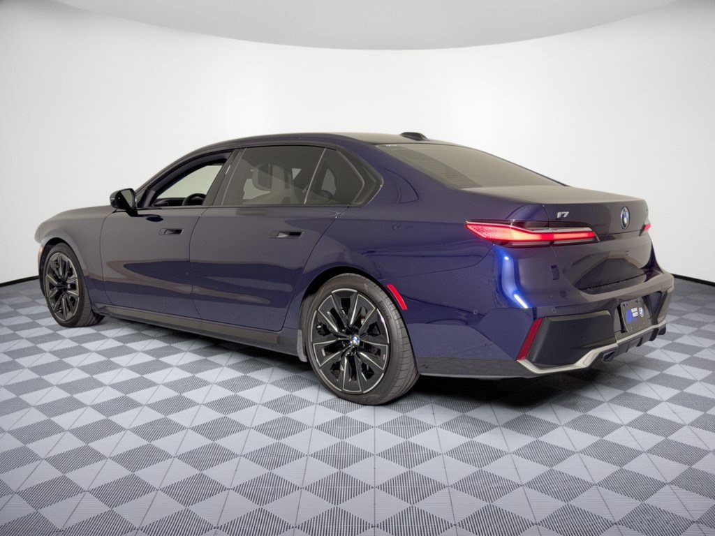 Used 2023 BMW i7 xDrive60 AWD/4WD image 3