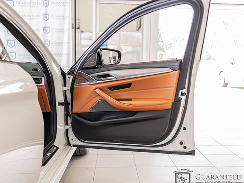 Used 2019 BMW M5 w/ Executive Package image 45