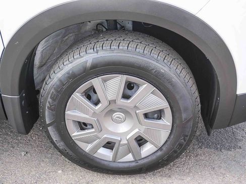 Used 2025 Nissan Kicks S FWD image 10