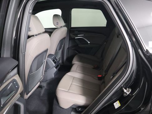 Used 2025 Audi Q5 Premium Plus w/ Premium Plus image 23