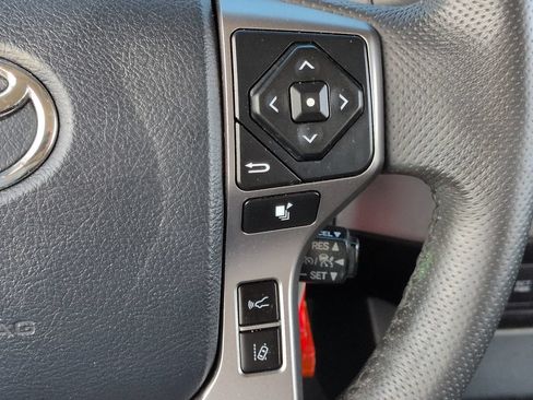 Used 2020 Toyota Tacoma SR5 RWD image 25