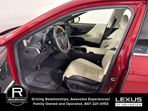 Certified 2025 Lexus ES 300h Ultra Luxury image 5