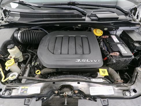 Used 2016 Dodge Grand Caravan SE image 15