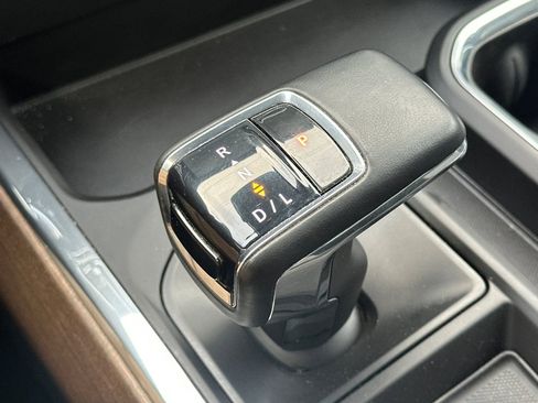 Used 2023 Chevrolet Silverado 1500 High Country w/ Technology Package AWD/4WD image 33