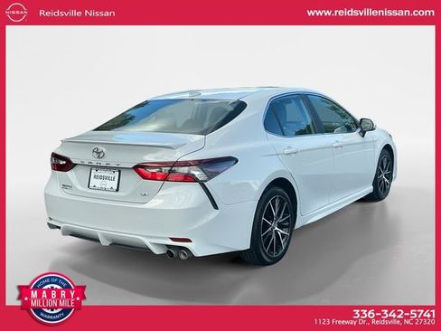 Used 2023 Toyota Camry SE image 6