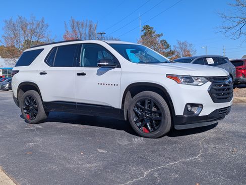 Used 2020 Chevrolet Traverse Premier w/ Redline Edition image 2