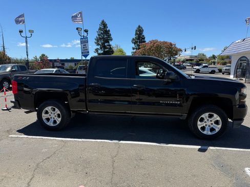 Used 2018 Chevrolet Silverado 1500 LT w/ All Star Edition AWD/4WD image 6