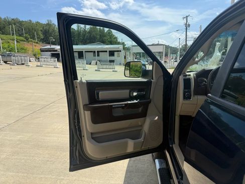 Used 2018 RAM 3500 Laramie image 18