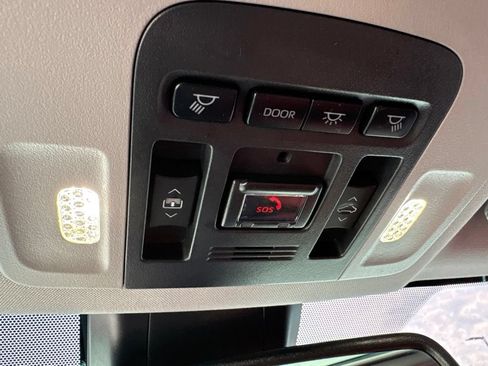 Used 2022 Toyota Camry XSE FWD image 32