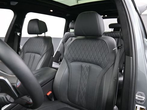 Used 2025 BMW X7 M60i w/ Executive Package AWD/4WD image 10