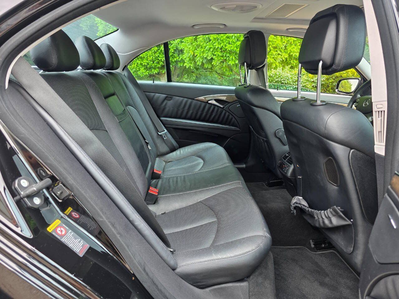 Used 2008 Mercedes-Benz E 550 Sedan image 31