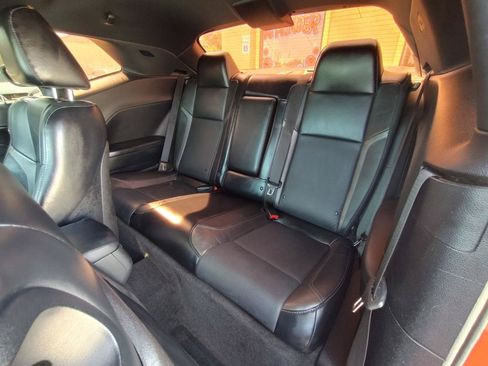 Used 2015 Dodge Challenger SXT Plus w/ Driver Convenience Group RWD image 33