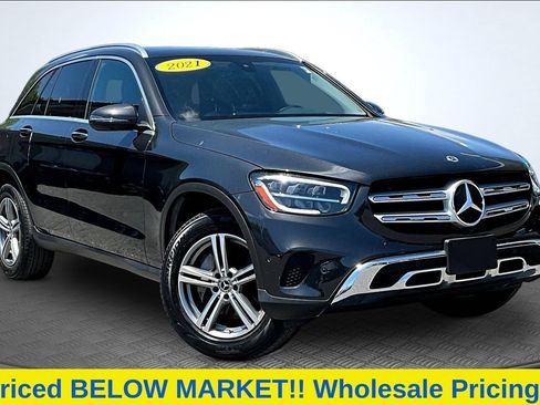 Used 2021 Mercedes-Benz GLC 300 w/ Premium Package image 3