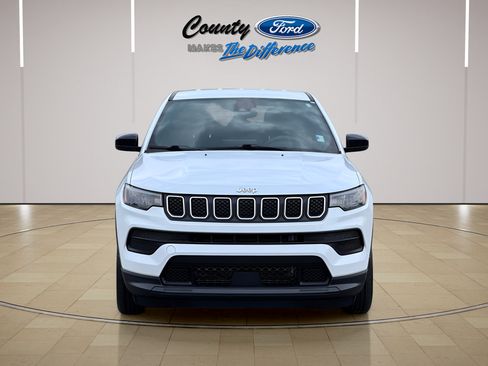 Used 2023 Jeep Compass Sport AWD/4WD image 5