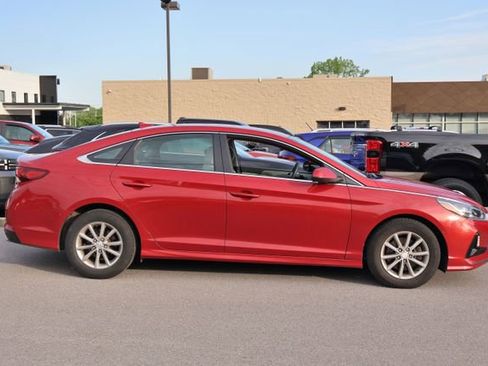 Used 2019 Hyundai Sonata SE FWD image 3