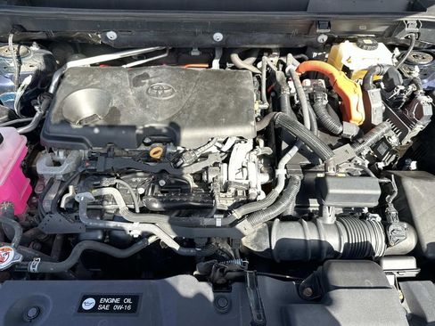 Used 2021 Toyota RAV4 Limited image 11