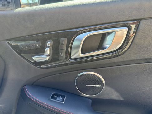 Used 2017 Mercedes-Benz SLC 300 image 34