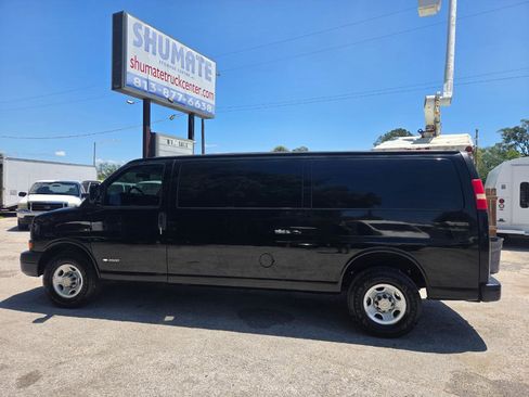 Used 2006 Chevrolet Express 3500 Extended w/ Power and Light Package RWD image 4