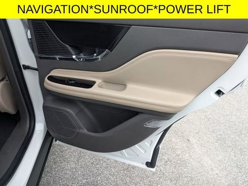 Used 2022 Lincoln Corsair Reserve w/ Elements Package image 34