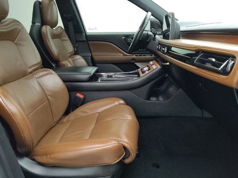 Used 2020 Lincoln Aviator Reserve w/ Equipment Group 201A RWD image 21