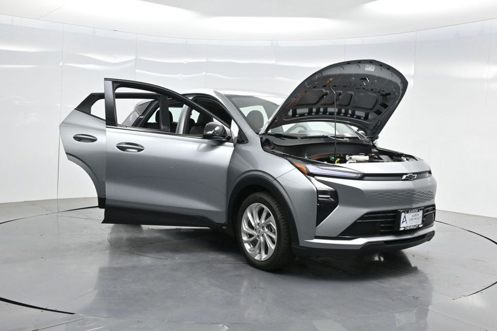 Used 2027 Chevrolet Bolt LT w/ Comfort Package FWD image 49