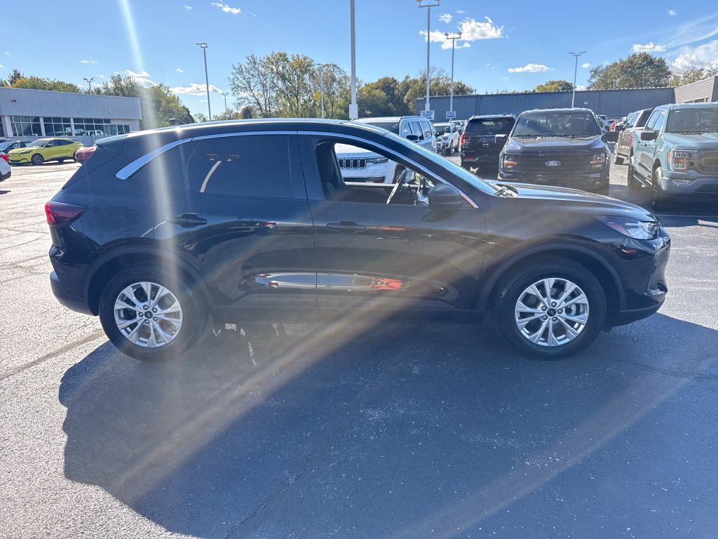 Used 2023 Ford Escape Active w/ Cold Weather Package FWD image 6