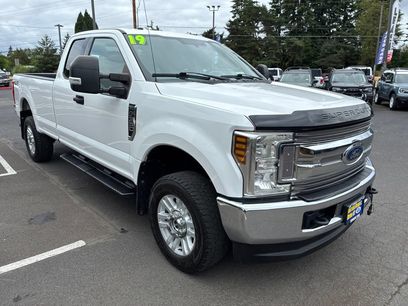 Used 2019 Ford F350 XLT w/ Camper Package