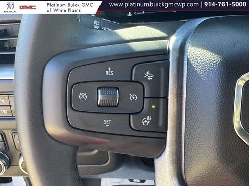 Used 2023 GMC Yukon SLT w/ SLT Luxury Package image 21