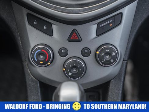 Used 2018 Chevrolet Sonic LT w/ Convenience Package image 20