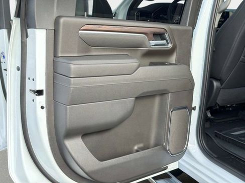 New 2026 GMC Sierra 2500 SLT w/ SLT Premium Package AWD/4WD image 11