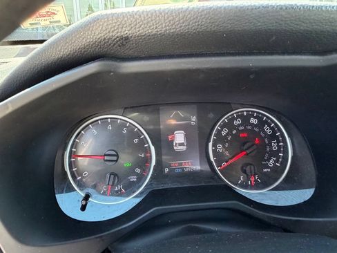 Used 2021 Toyota RAV4 LE AWD/4WD image 11