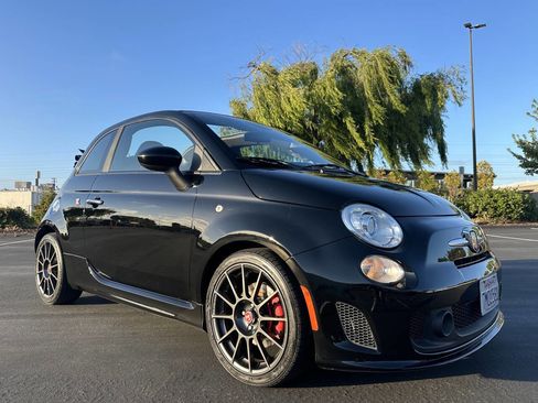 Used 2015 FIAT 500 Abarth w/ Beats Audio Package FWD image 10