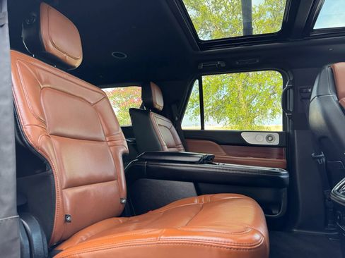 Used 2020 Lincoln Navigator Reserve w/ Luxury Package AWD/4WD image 35