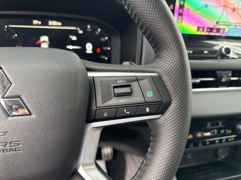 New 2026 Mitsubishi Outlander SEL image 25