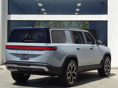 Used 2024 Rivian R1S Adventure AWD/4WD image 6