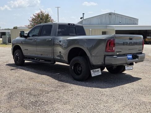 New 2026 RAM 3500 Laramie w/ Night Edition AWD/4WD image 4