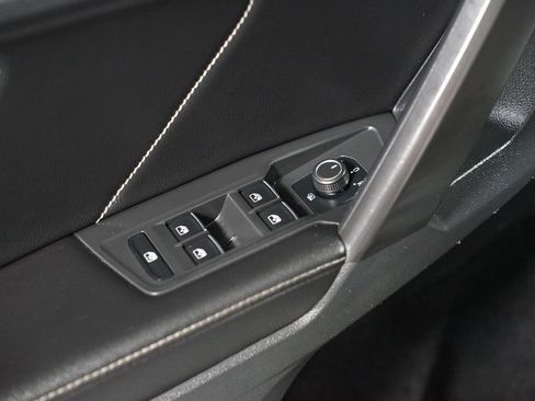 Used 2022 Volkswagen Tiguan SE FWD image 28