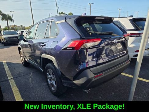 Used 2022 Toyota RAV4 XLE w/ Convenience Package FWD image 4