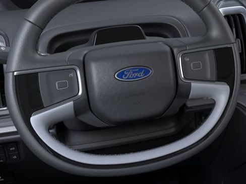 New 2025 Ford Expedition Max Platinum w/ Driver's Package image 23