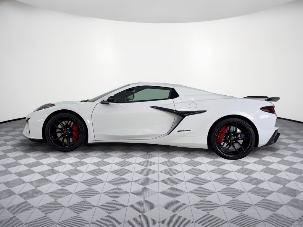 Used 2026 Chevrolet Corvette Z06 RWD image 2
