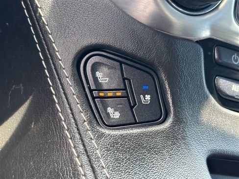 Used 2019 GMC Yukon XL SLT w/ Open Road Package RWD image 29