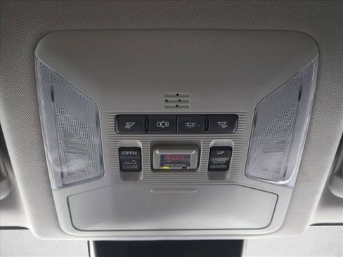 Used 2019 Toyota RAV4 XLE AWD/4WD image 18