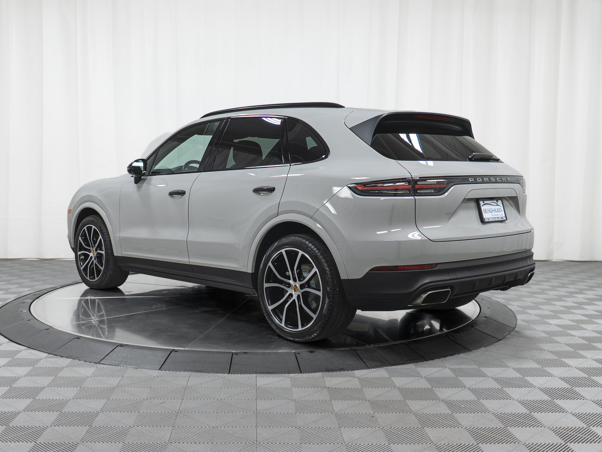 Used 2021 Porsche Cayenne AWD/4WD image 3