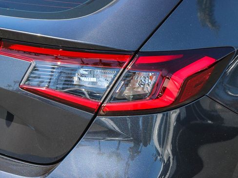 Used 2022 Honda Civic EX-L image 10