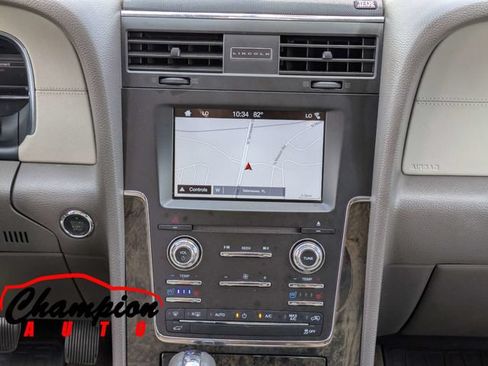 Used 2017 Lincoln Navigator Select RWD image 23