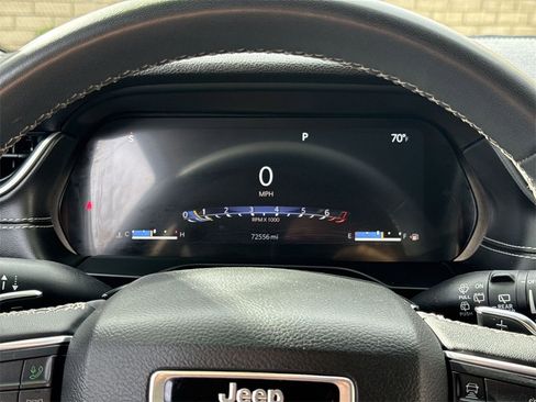 Certified 2024 Jeep Grand Cherokee Laredo image 10